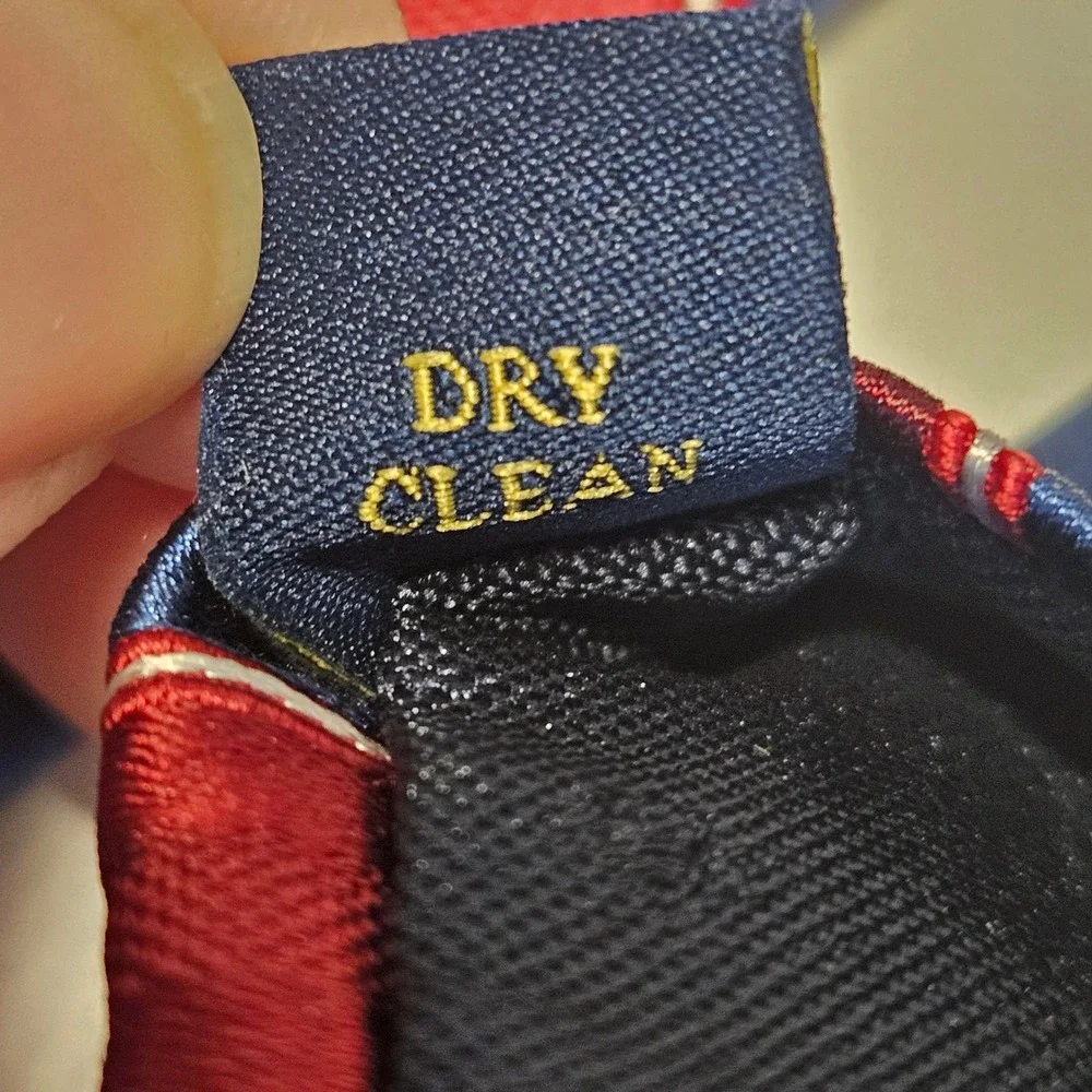 Club Room Mens Silk Necktie Burgundy Red Navy Blue Striped Classic Tie‎